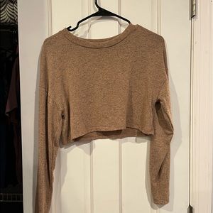 Cropped long sleeve top. Medium. Fashion nova